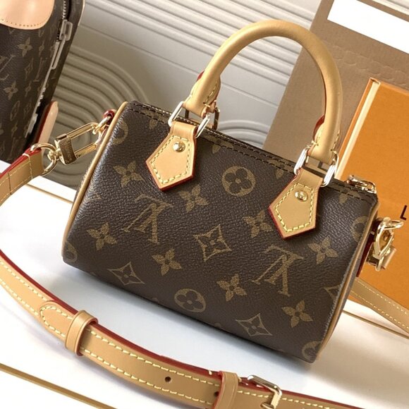Louis Vuitton Dresses & Skirts - Louis Vuitton Handheld Bags, Chain Bags